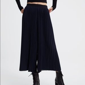 ZARA Black Pleated Culotte Pants